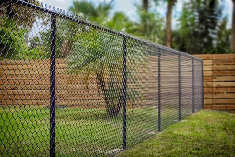 How Much Does 200 Feet of Chain Link Fence Cost?